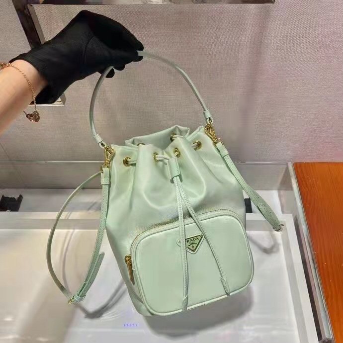 一比一複刻普拉達包包 Prada Duet Re-Nylon 水桶袋 浅緑