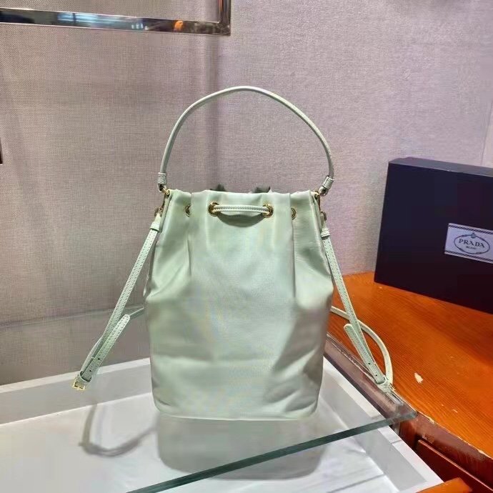 一比一複刻普拉達包包 Prada Duet Re-Nylon 水桶袋 浅緑