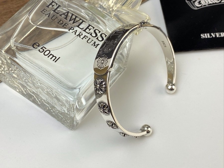 專櫃複刻Chrome Hearts克羅心飾品 軍花十字花開口字母亮銀手鐲