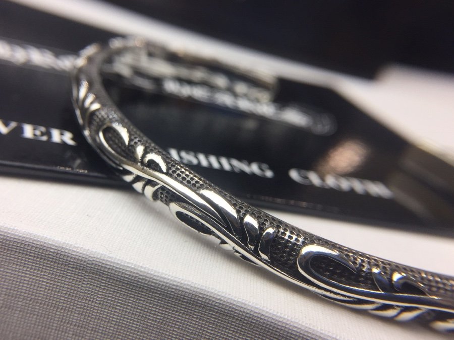 一比一原單Chrome Hearts克羅心飾品 SBT滕花Scroll開口手鐲