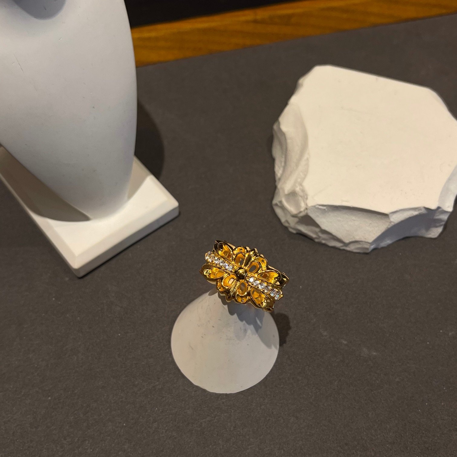 專櫃複刻Chrome Hearts克羅心飾品 鍍金色雙十字花Floral開口戒指