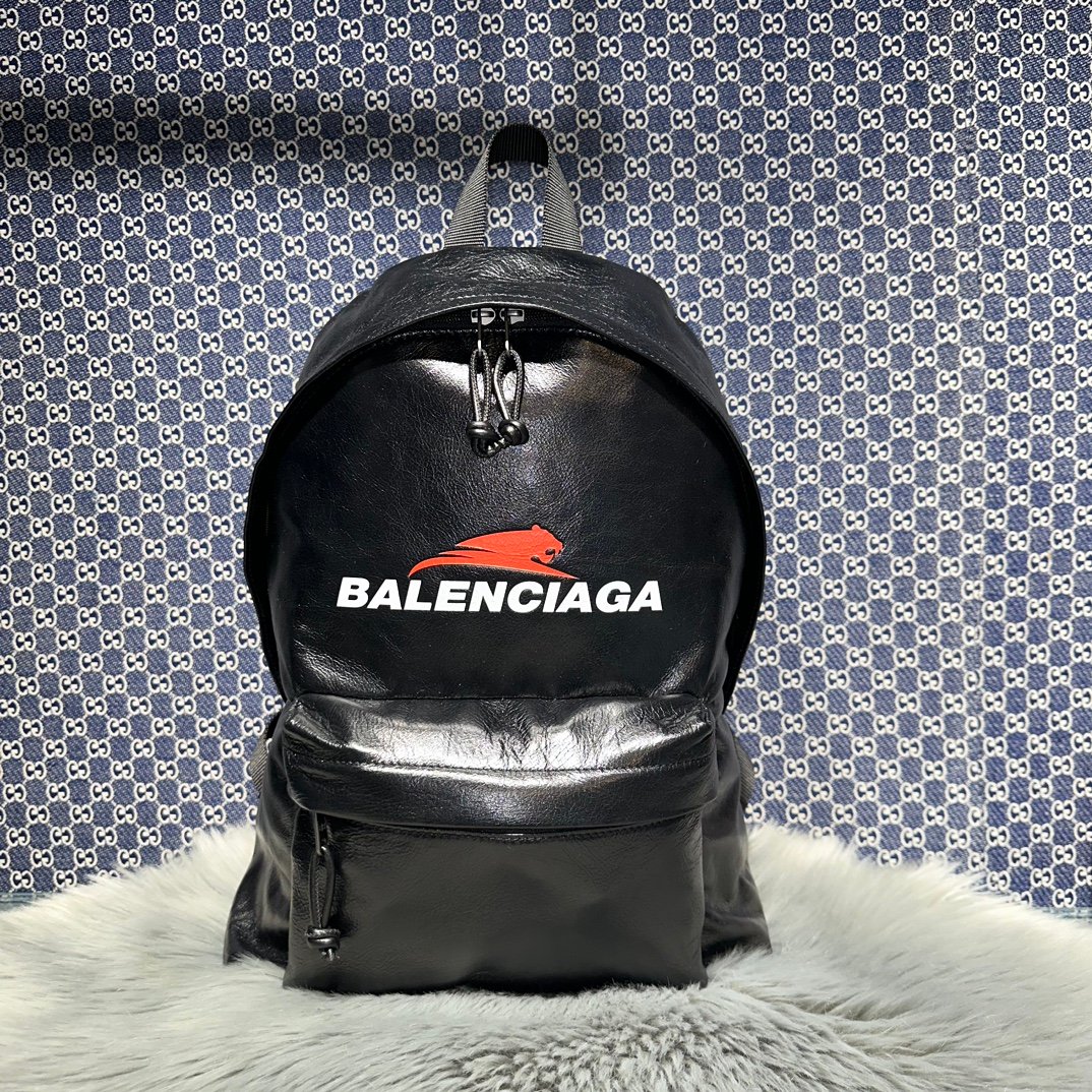 一比一高仿balenciaga巴黎世家包包 虎字母壓花 洗水牛皮Explorer雙肩揹包