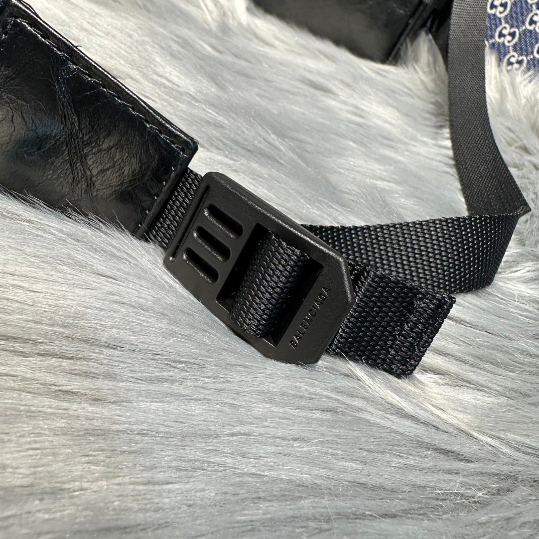 高仿原單balenciaga巴黎世家包包 Army 黑色牛皮 斜挎郵差包 小號