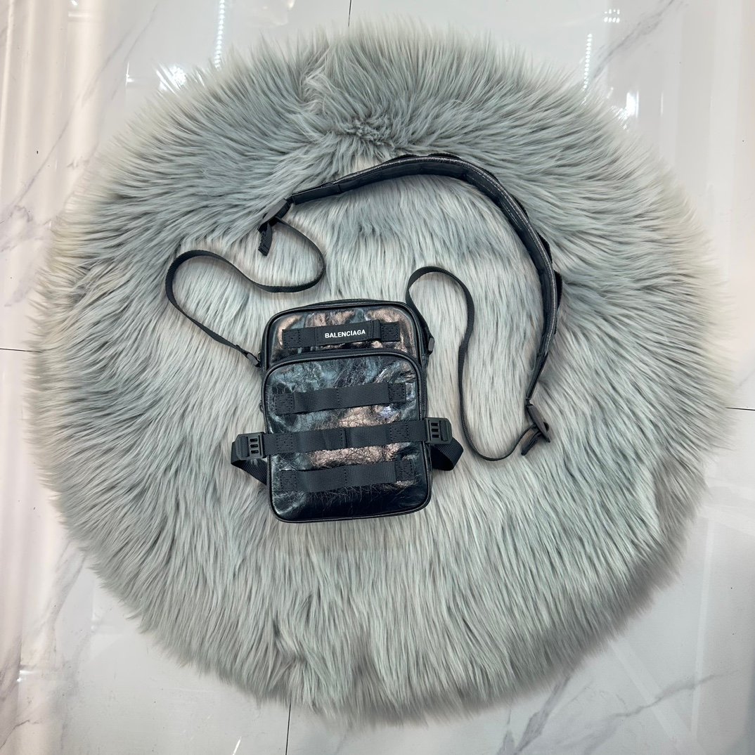高仿原單balenciaga巴黎世家包包 Army 黑色牛皮 斜挎郵差包 小號