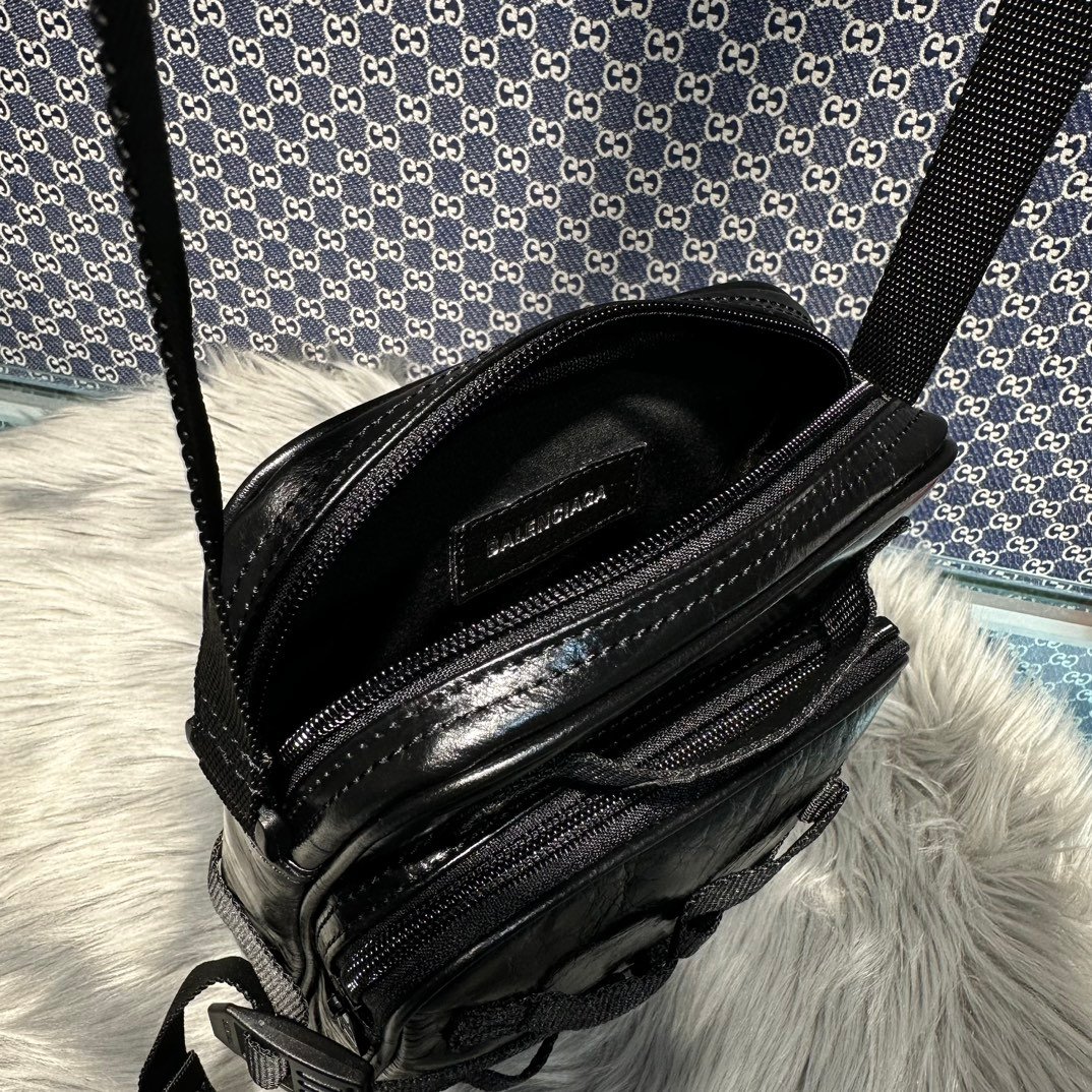 高仿原單balenciaga巴黎世家包包 Army 黑色牛皮 斜挎郵差包 小號
