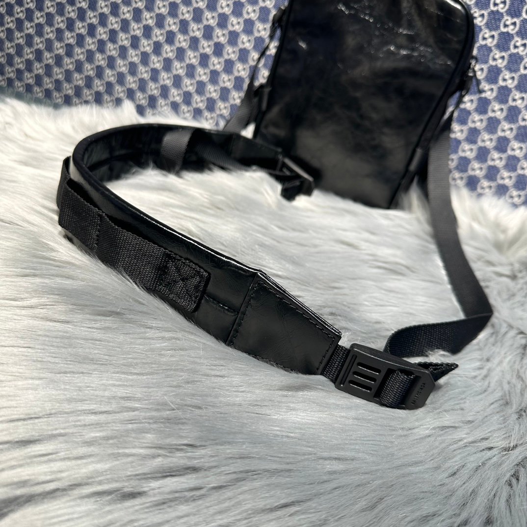 高仿原單balenciaga巴黎世家包包 Army 黑色牛皮 斜挎郵差包 小號