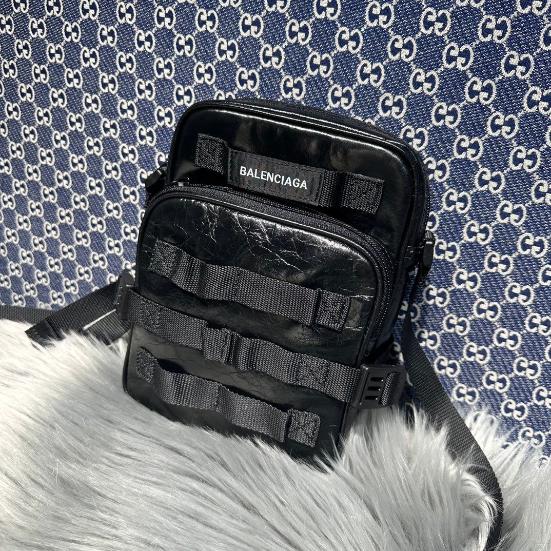 高仿原單balenciaga巴黎世家包包 Army 黑色牛皮 斜挎郵差包 小號