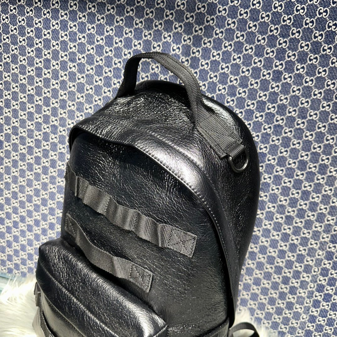 高仿複刻balenciaga巴黎世家 Army 中號黑色細紋牛皮革多用途雙肩包