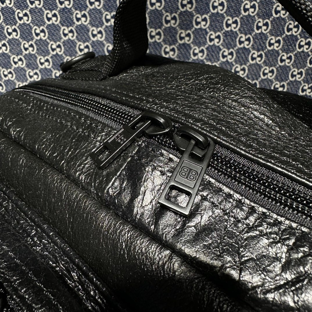 一比一複刻balenciaga巴黎世家 ARMY Space洗水牛皮 多用途雙肩包