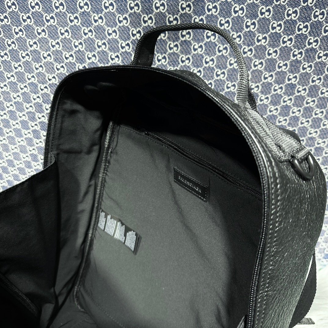 一比一複刻balenciaga巴黎世家 ARMY Space洗水牛皮 多用途雙肩包