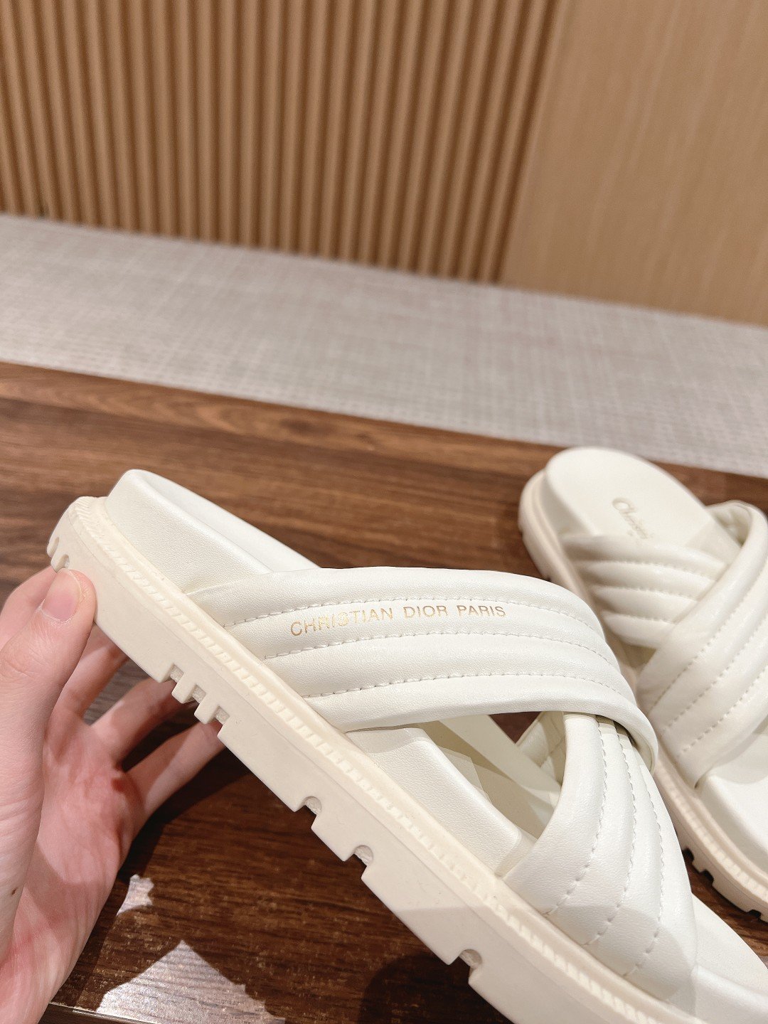 DIOR迪奧超級復刻高仿女款涼鞋拖鞋