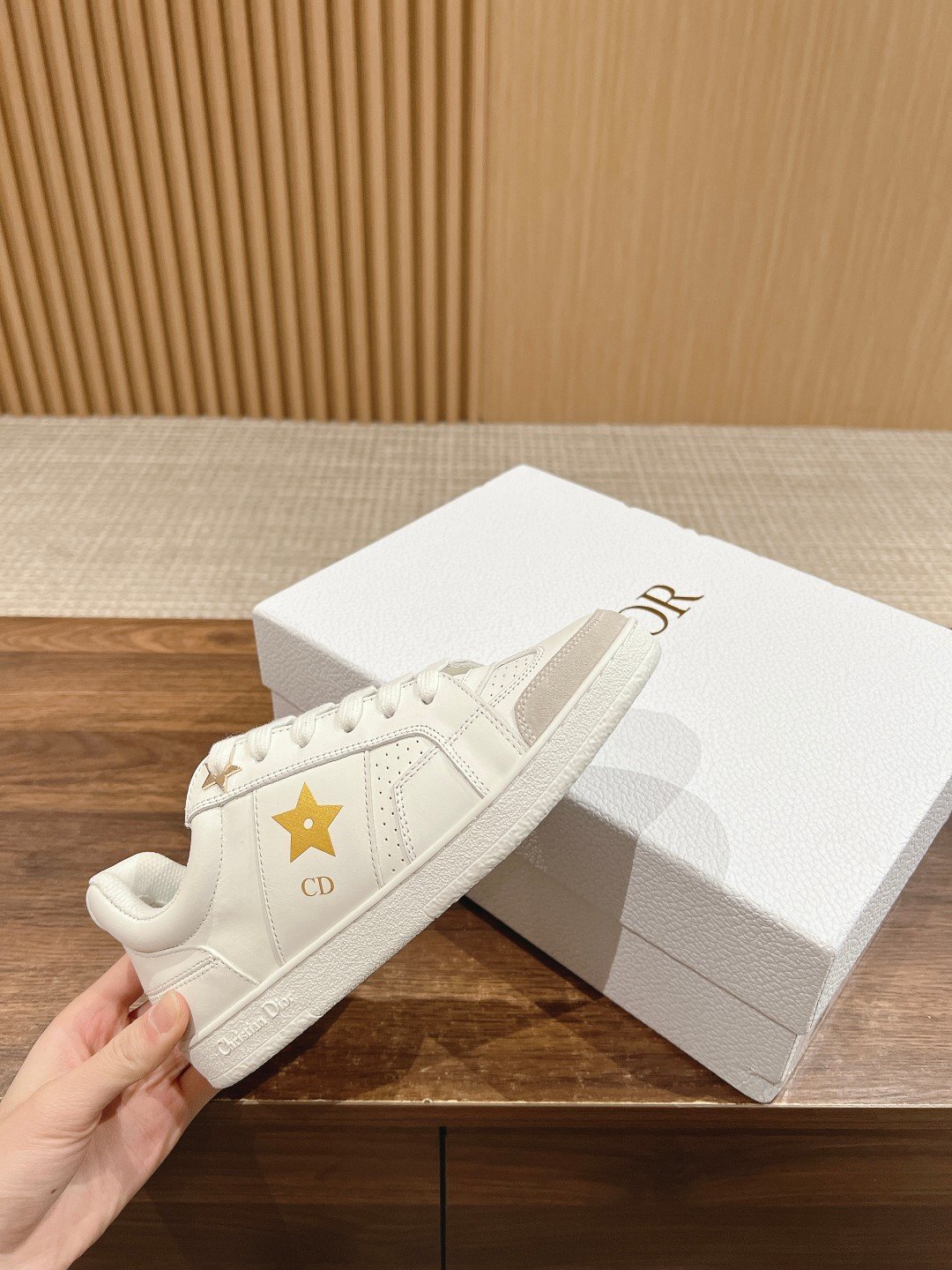 DIOR迪奧原單高仿鞋子一比一復刻女款運動鞋 真皮材質