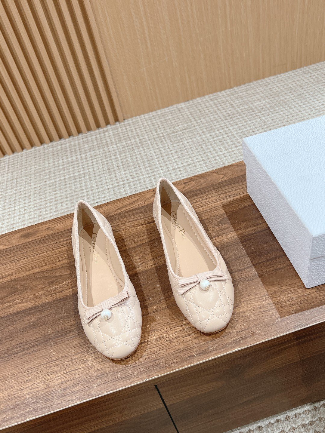 DIOR2024新品高仿鞋 一比一復刻 羊皮鞋面 牛皮鞋底