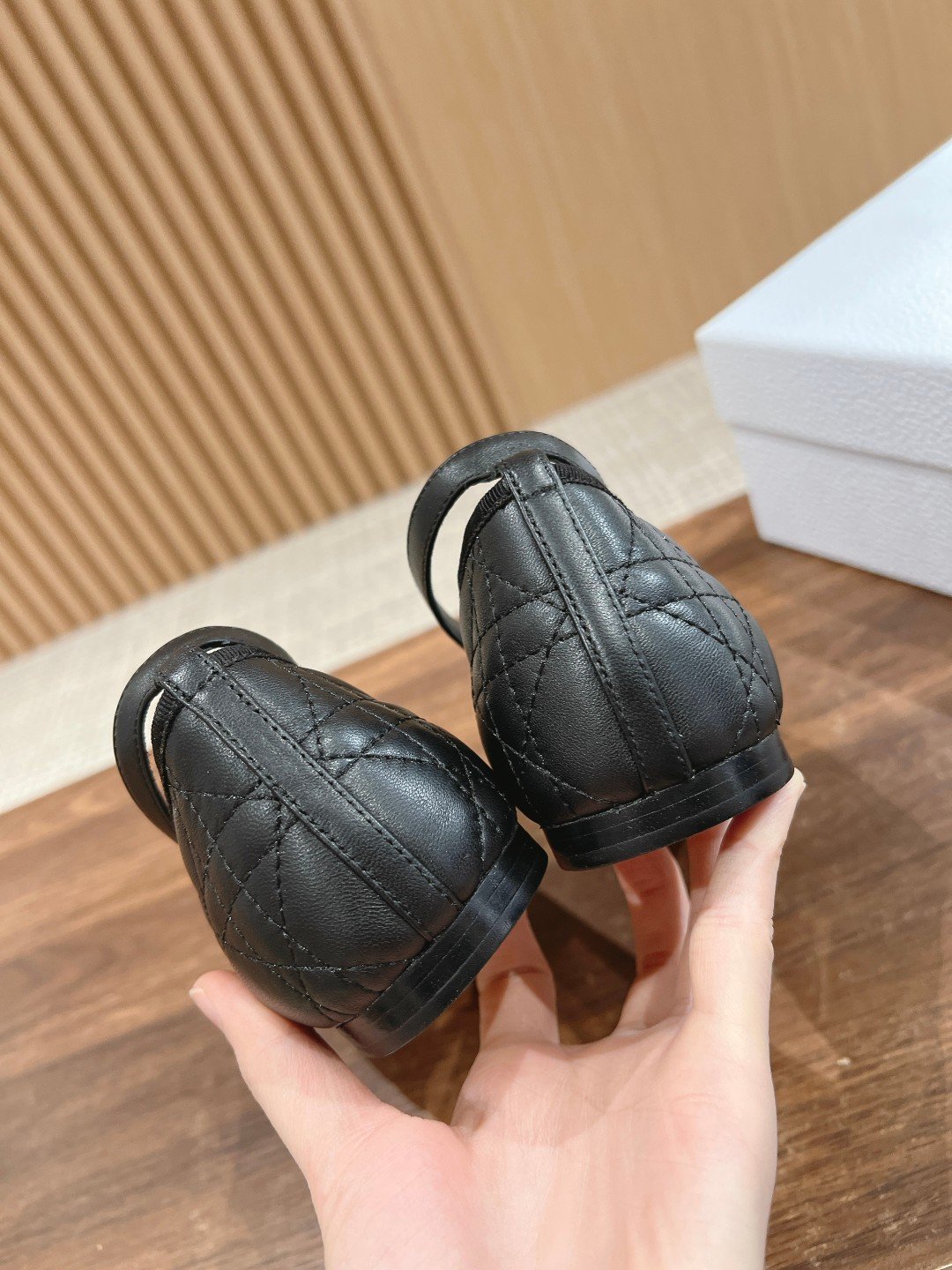 頂級原單DIOR真皮女款休閒鞋 商務鞋子