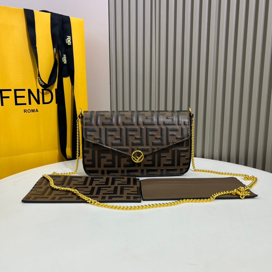2122頂級高仿Fendi皮夾斜挎包