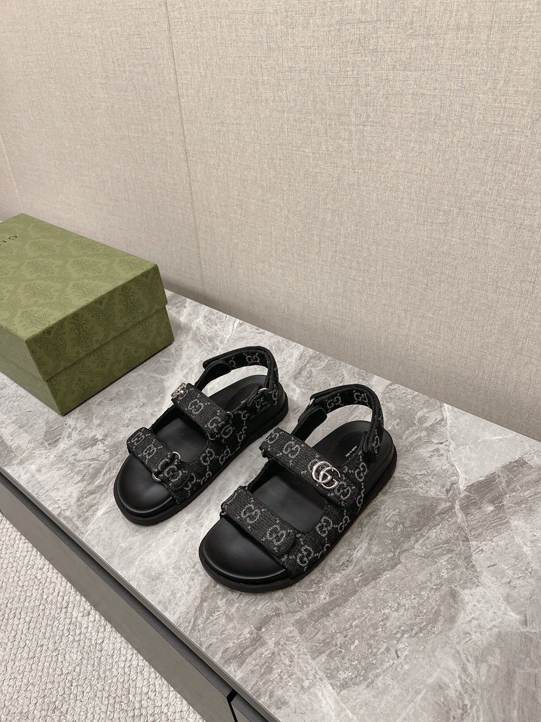 頂級原單Gucci情侶鞋沙灘涼鞋 經典老布鞋 黑色