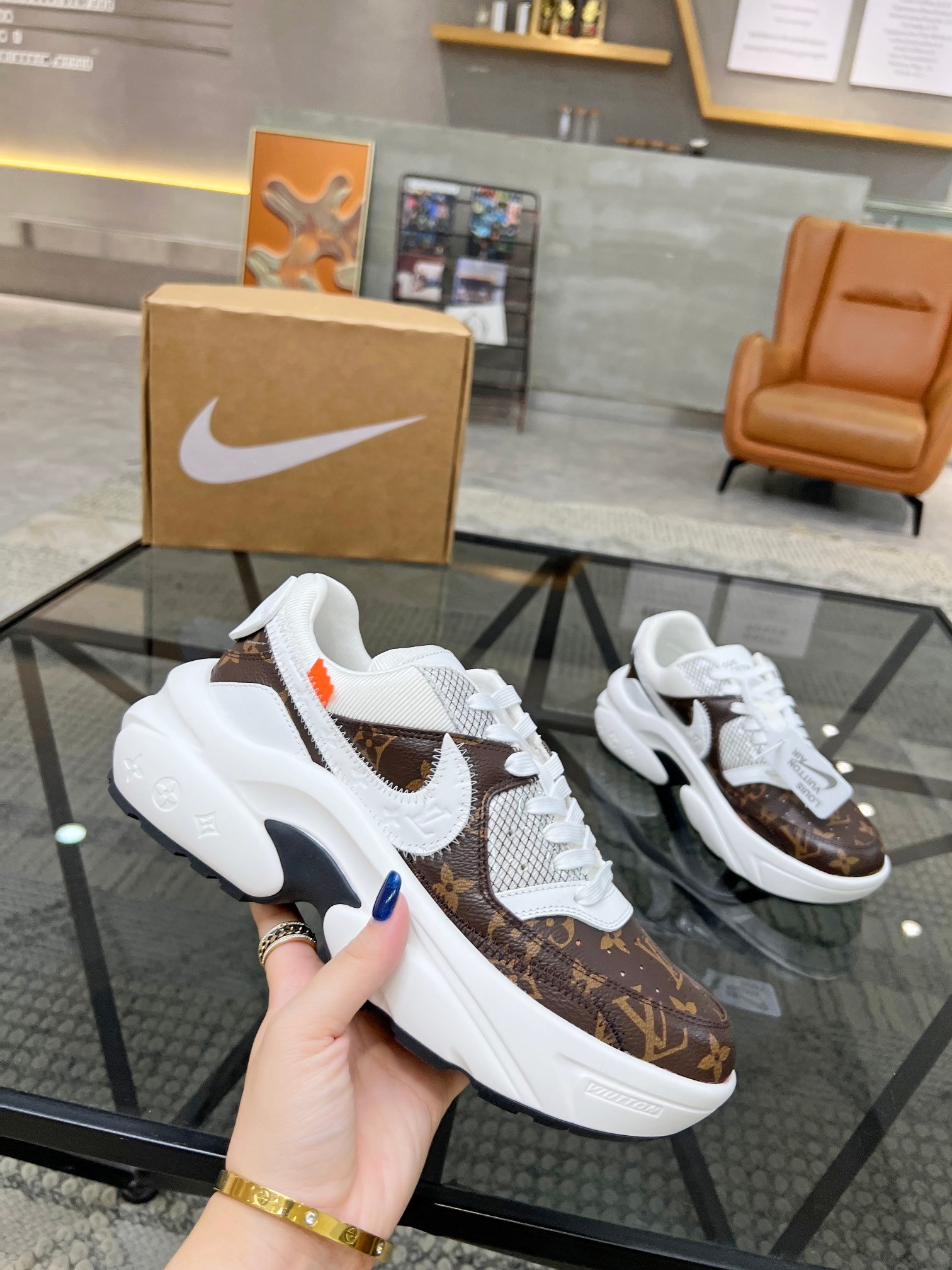 頂級代購奢侈品路易威登頂級原單休閒鞋 黑色