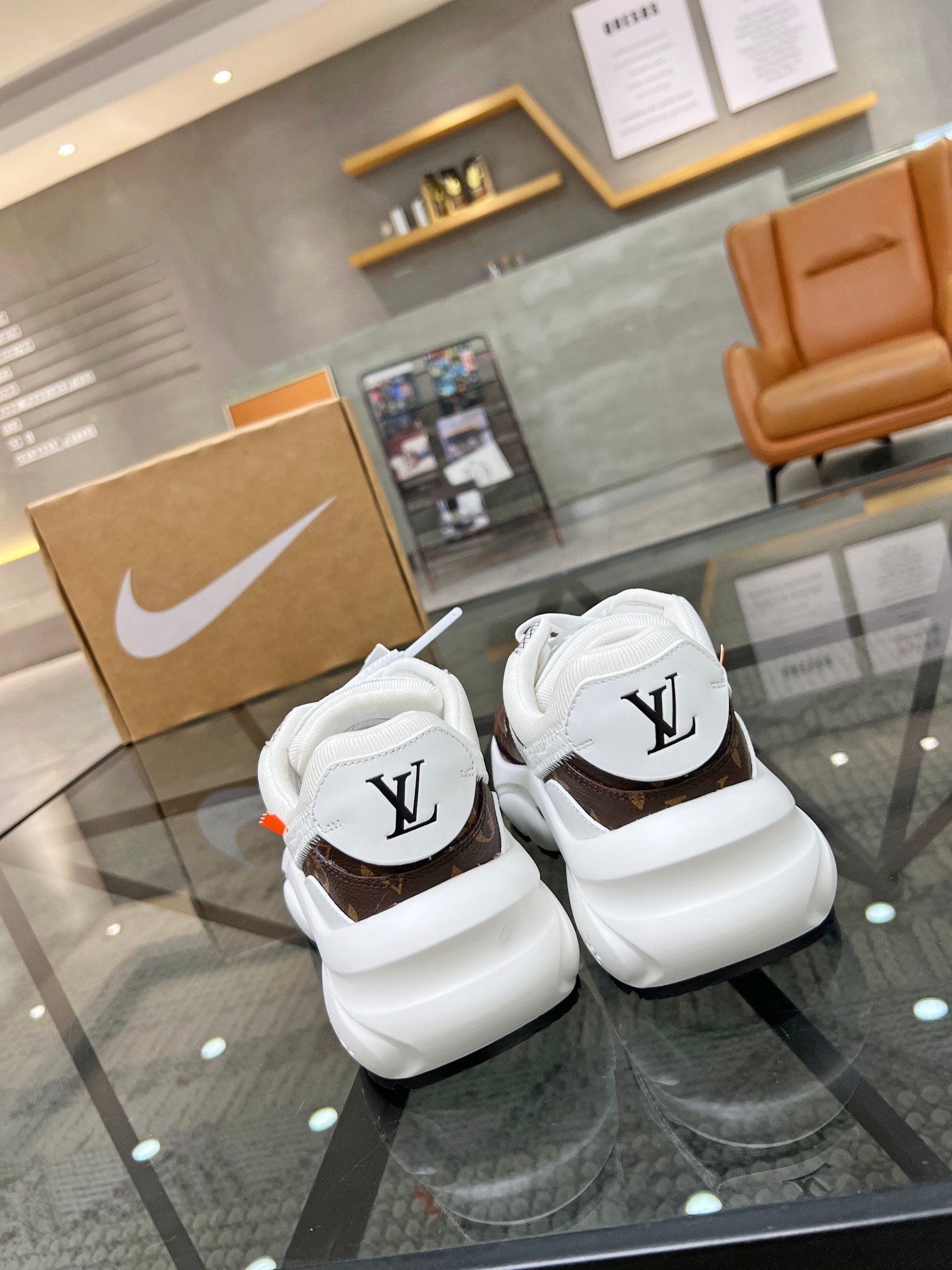 頂級代購奢侈品路易威登頂級原單休閒鞋 黑色