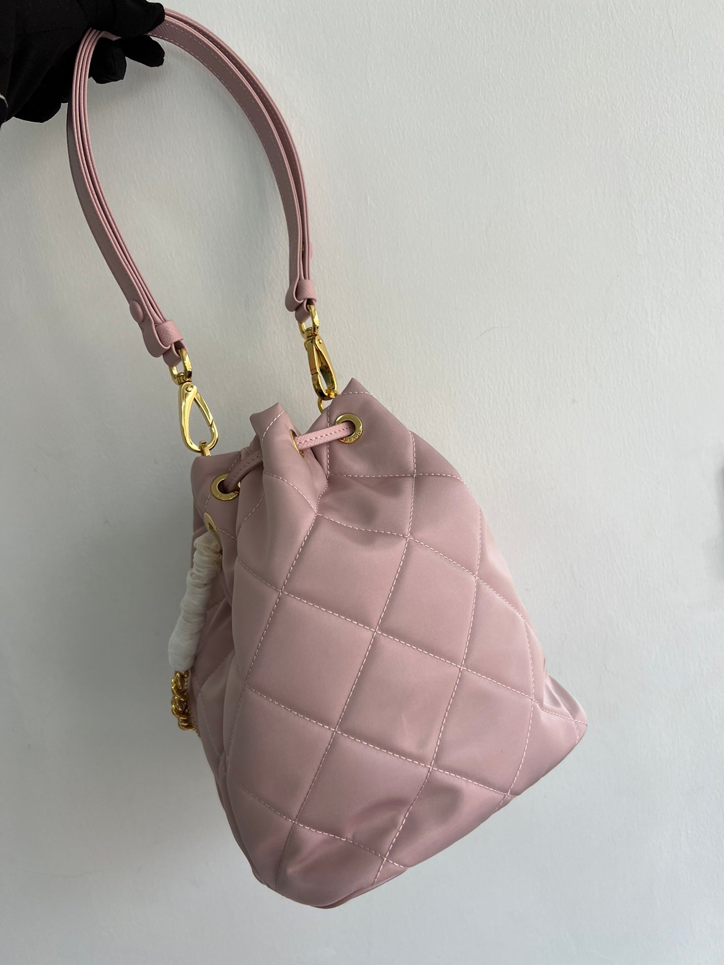 1比1複刻普拉達包包 Prada Re-Edition 1995 Chaîne Re-Nylon 肩背袋 粉紅