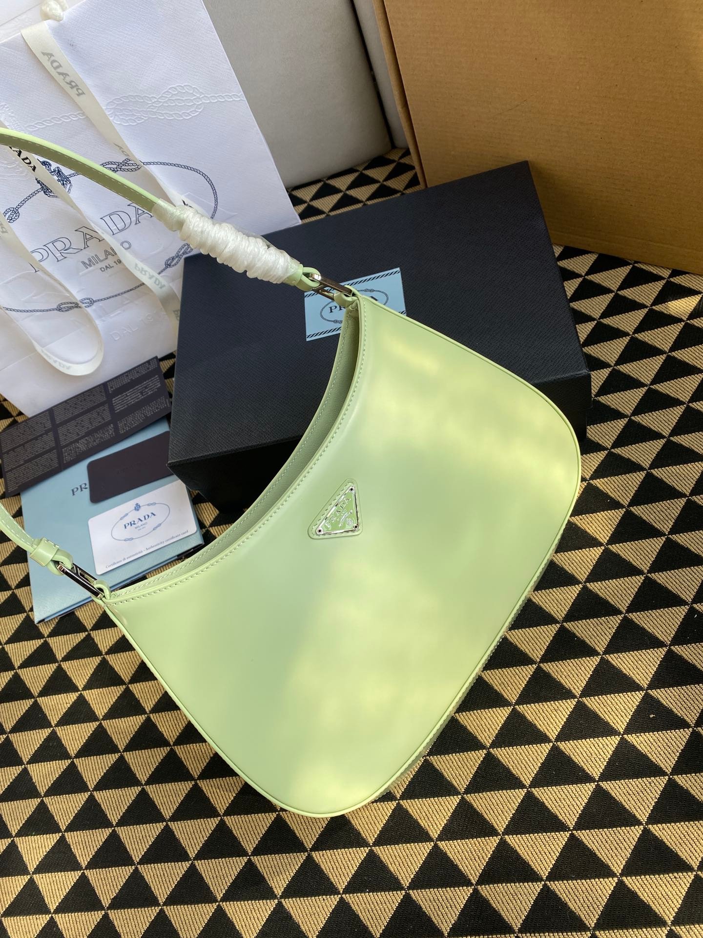 原單普拉達包包 Prada Cleo拋光皮革掛肩袋腋下包 緑色