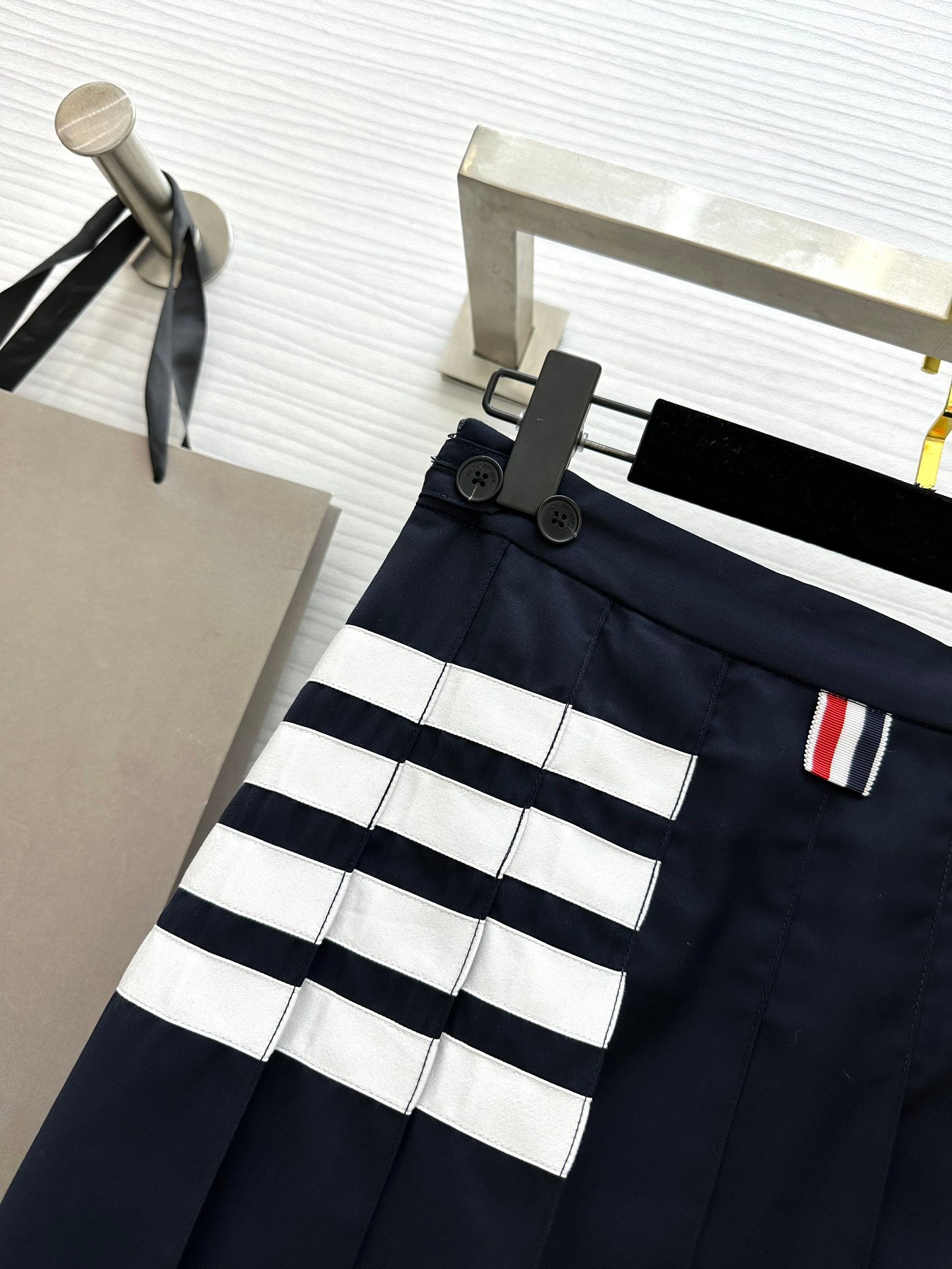 高仿TB春夏新品學院風高級半裙