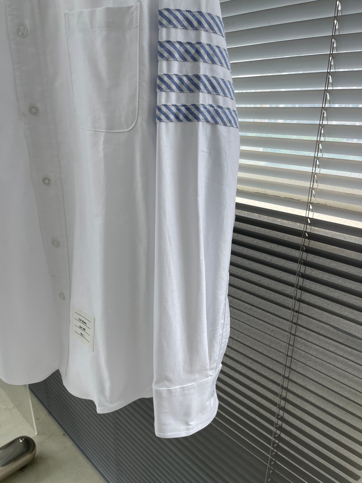 特姆佈朗TB高仿精品衣服純色白色襯衣