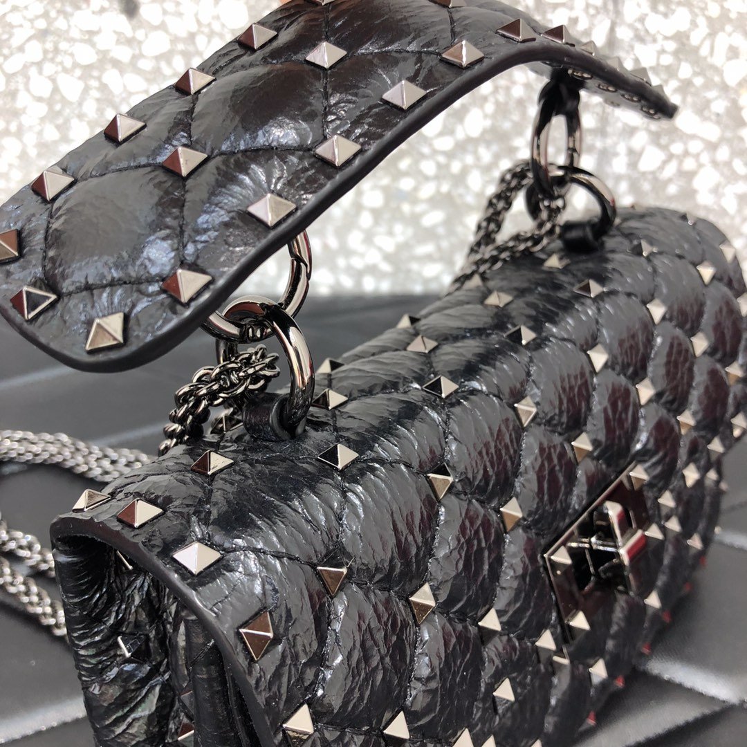 高仿VALENTINO華倫天奴包包 ROCKSTUD SPIKE小號軟牛革手袋 黑色