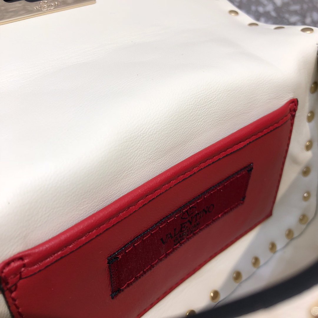 高仿VALENTINO華倫天奴包包 ROCKSTUD SPIKE小號軟牛革手袋 白色