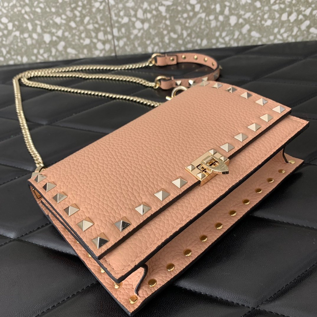 原單VALENTINO華倫天奴包包 Garavani ROCKSTUD粒面小牛皮鏈條手袋 杏色