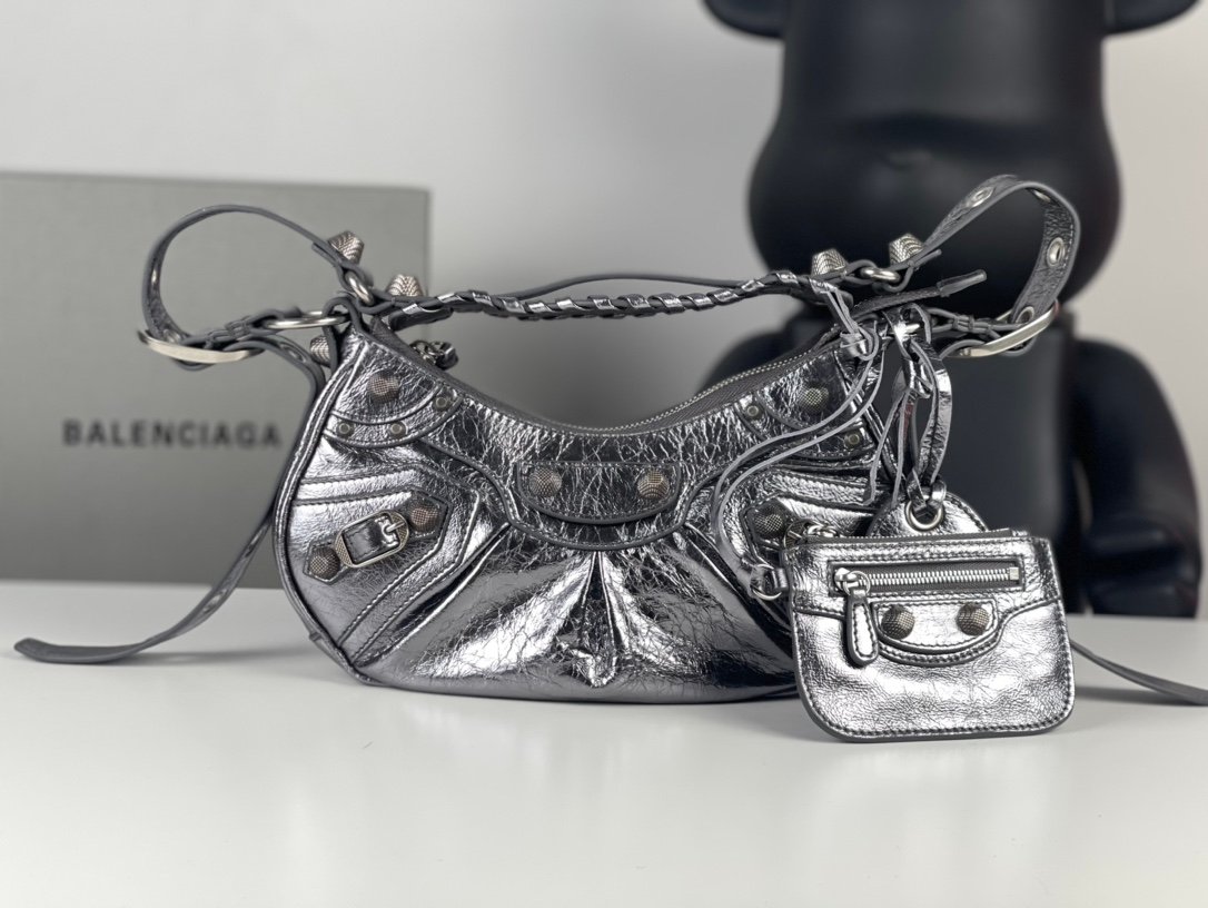 高仿balenciaga巴黎世家 Le Cagole加小號銀色金屬光澤細紋羊皮革單肩包