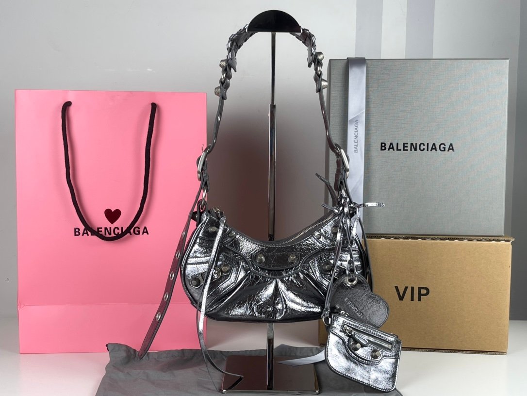 高仿balenciaga巴黎世家 Le Cagole加小號銀色金屬光澤細紋羊皮革單肩包
