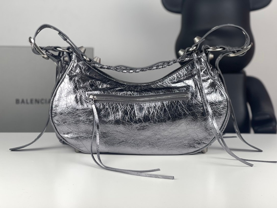 高仿balenciaga巴黎世家 Le Cagole小號銀色金屬光澤細紋羊皮革單肩包