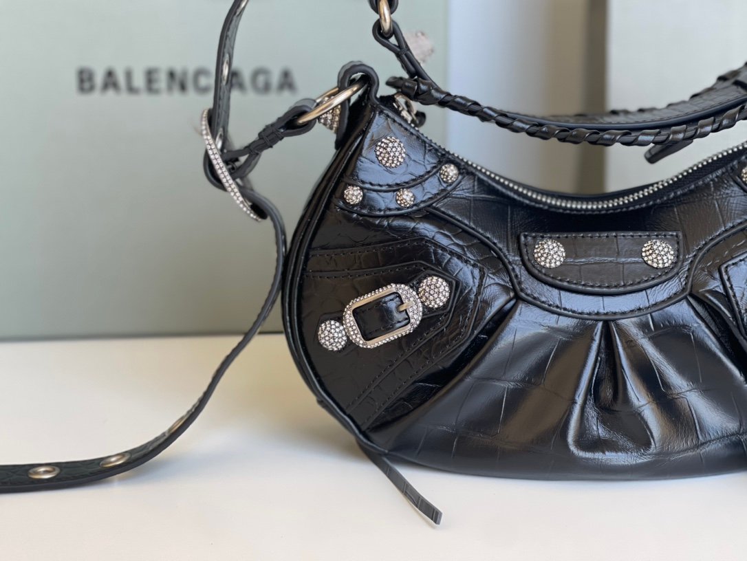原單1比1 BALENCIAGA巴黎世家 LE CAGOLE 加小號鱷魚紋壓紋鑲萊茵石單肩包