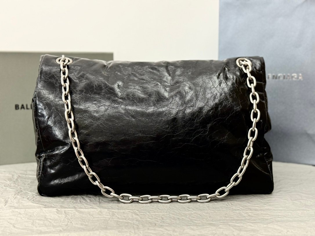 高仿BALENCIAGA巴黎世家 Monaco細紋牛皮革鏈帶包 大號油蠟黑銀