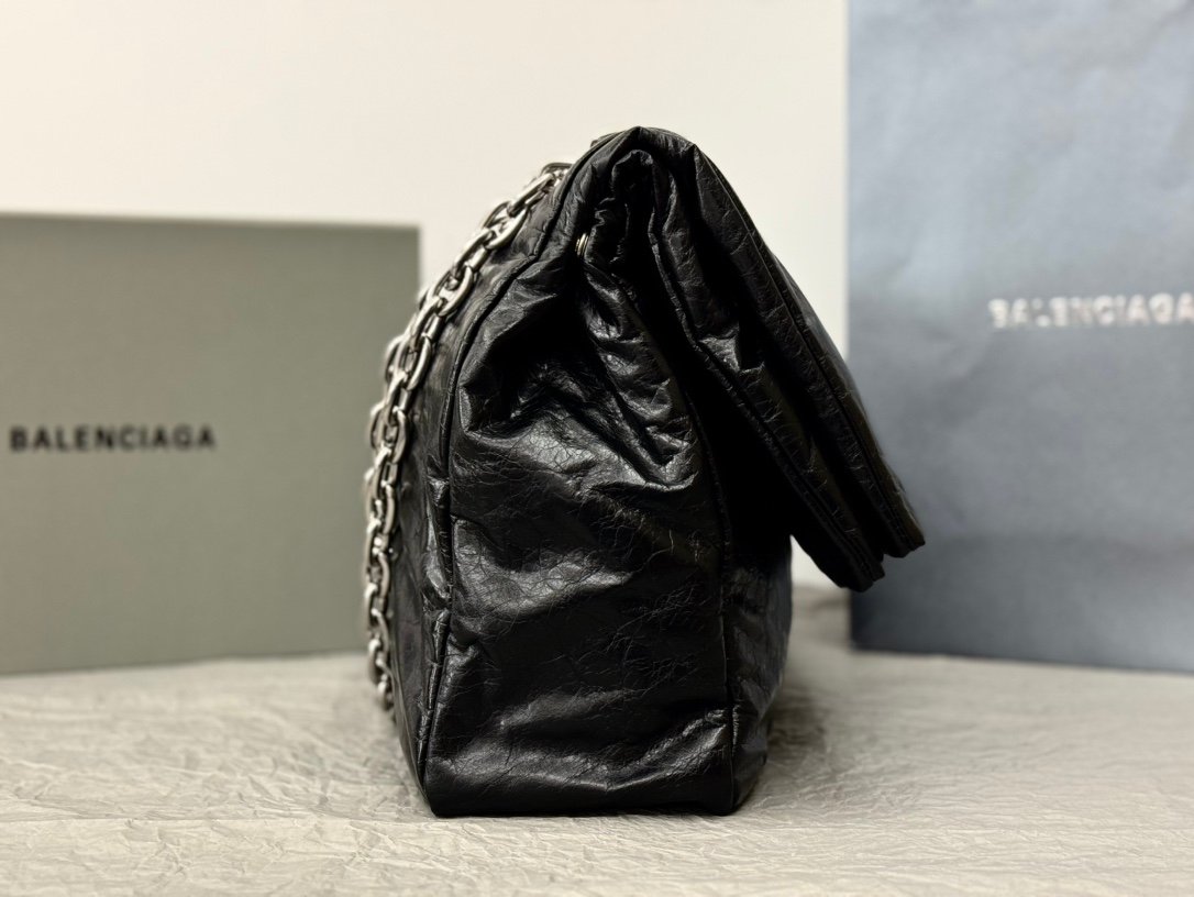 高仿BALENCIAGA巴黎世家 Monaco細紋牛皮革鏈帶包 大號油蠟黑銀