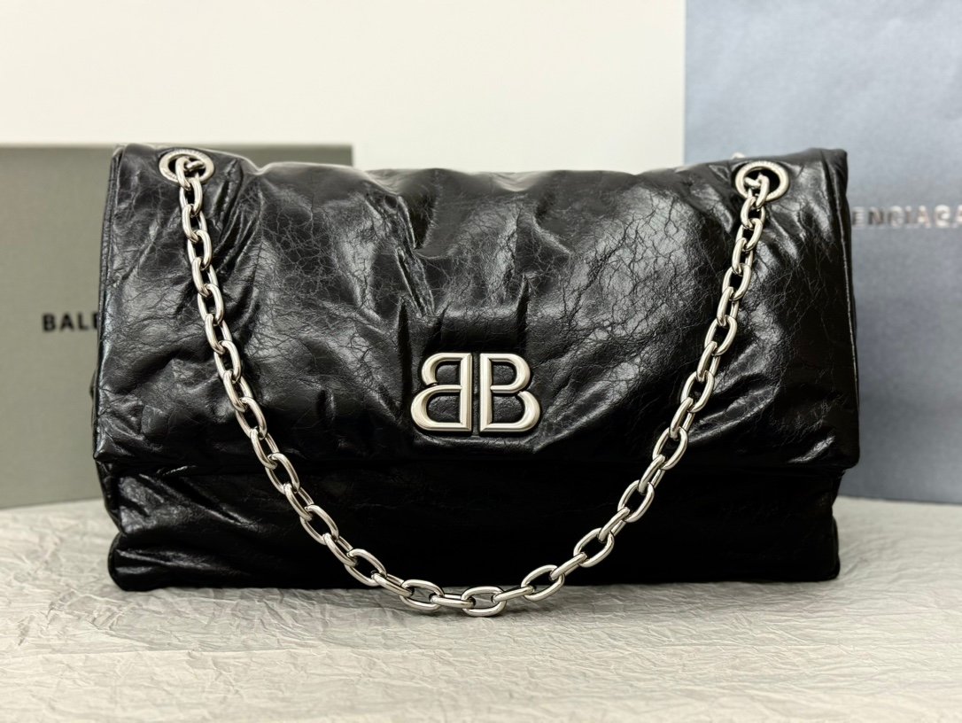 高仿BALENCIAGA巴黎世家 Monaco細紋牛皮革鏈帶包 大號油蠟黑銀