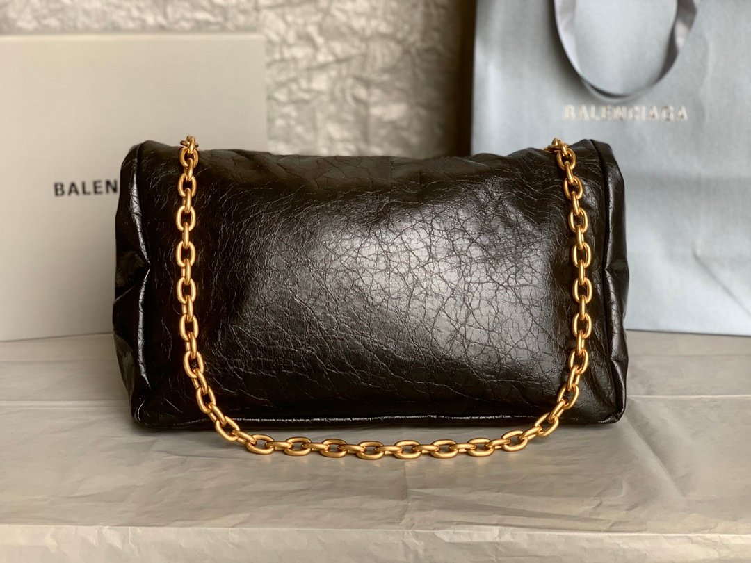 高仿BALENCIAGA巴黎世家 Monaco細紋牛皮革鏈帶包 中號油蠟黑金