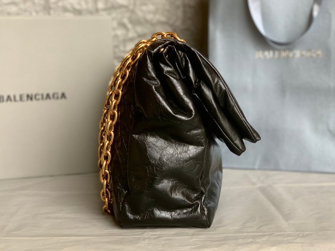 高仿BALENCIAGA巴黎世家 Monaco細紋牛皮革鏈帶包 中號油蠟黑金