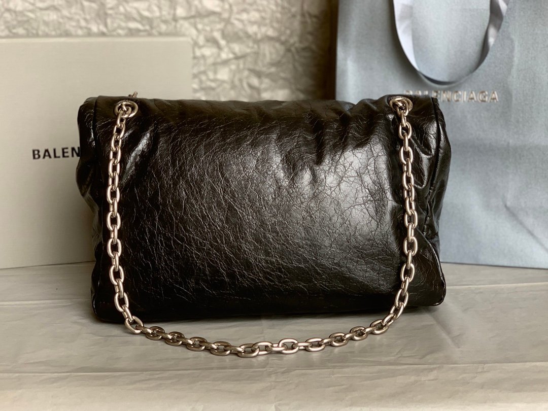 高仿BALENCIAGA巴黎世家 Monaco細紋牛皮革鏈帶包 中號油蠟黑銀