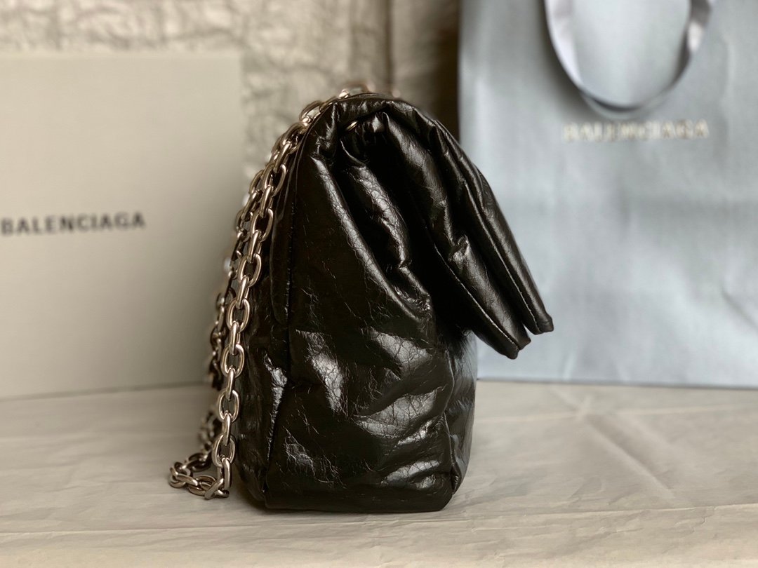 高仿BALENCIAGA巴黎世家 Monaco細紋牛皮革鏈帶包 中號油蠟黑銀