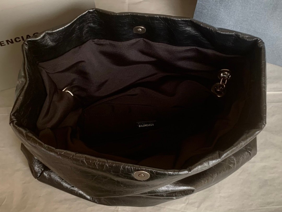 高仿BALENCIAGA巴黎世家 Monaco細紋牛皮革鏈帶包 中號油蠟黑銀