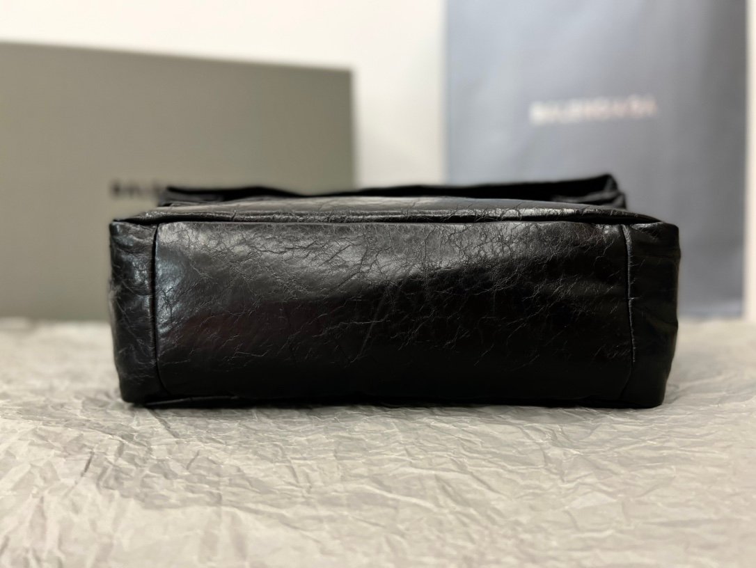 複刻BALENCIAGA巴黎世家 Monaco細紋牛皮革鏈帶包 小號油蠟黑金