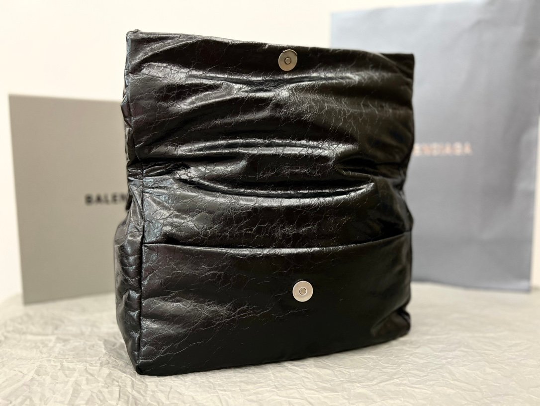 複刻BALENCIAGA巴黎世家 Monaco細紋牛皮革鏈帶包 小號油蠟黑銀