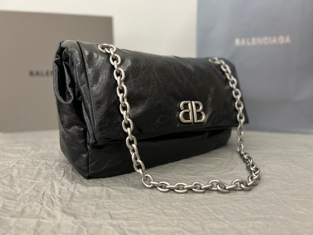 複刻BALENCIAGA巴黎世家 Monaco細紋牛皮革鏈帶包 小號油蠟黑銀