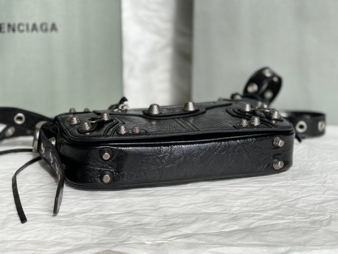 専櫃複刻BALENCIAGA巴黎世家 Le Cagole黑色細紋牛皮革小號單肩包