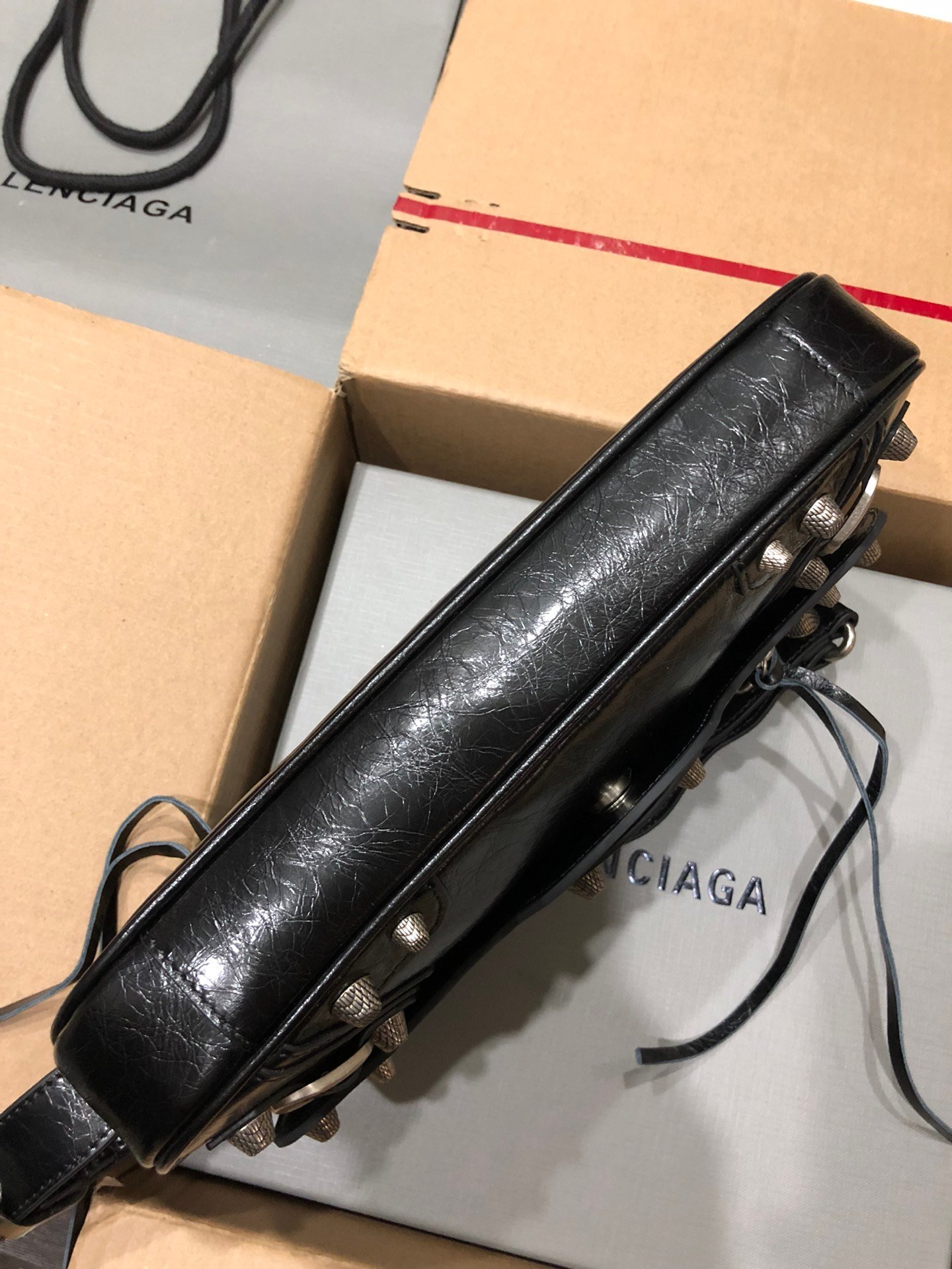 専櫃複刻BALENCIAGA巴黎世家 Le Cagole黑色細紋牛皮革大號單肩包