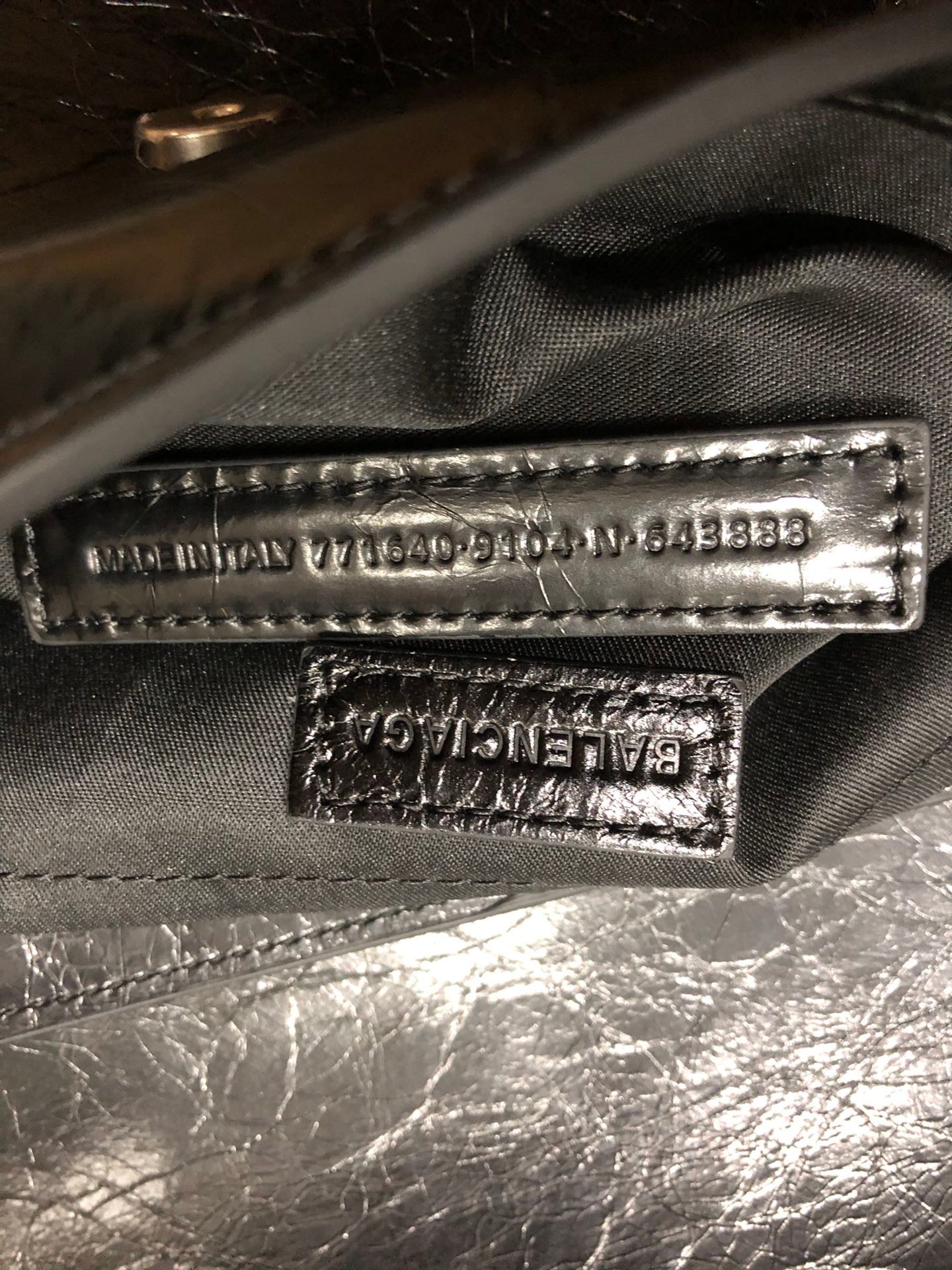 専櫃複刻BALENCIAGA巴黎世家 Le Cagole黑色細紋牛皮革大號單肩包