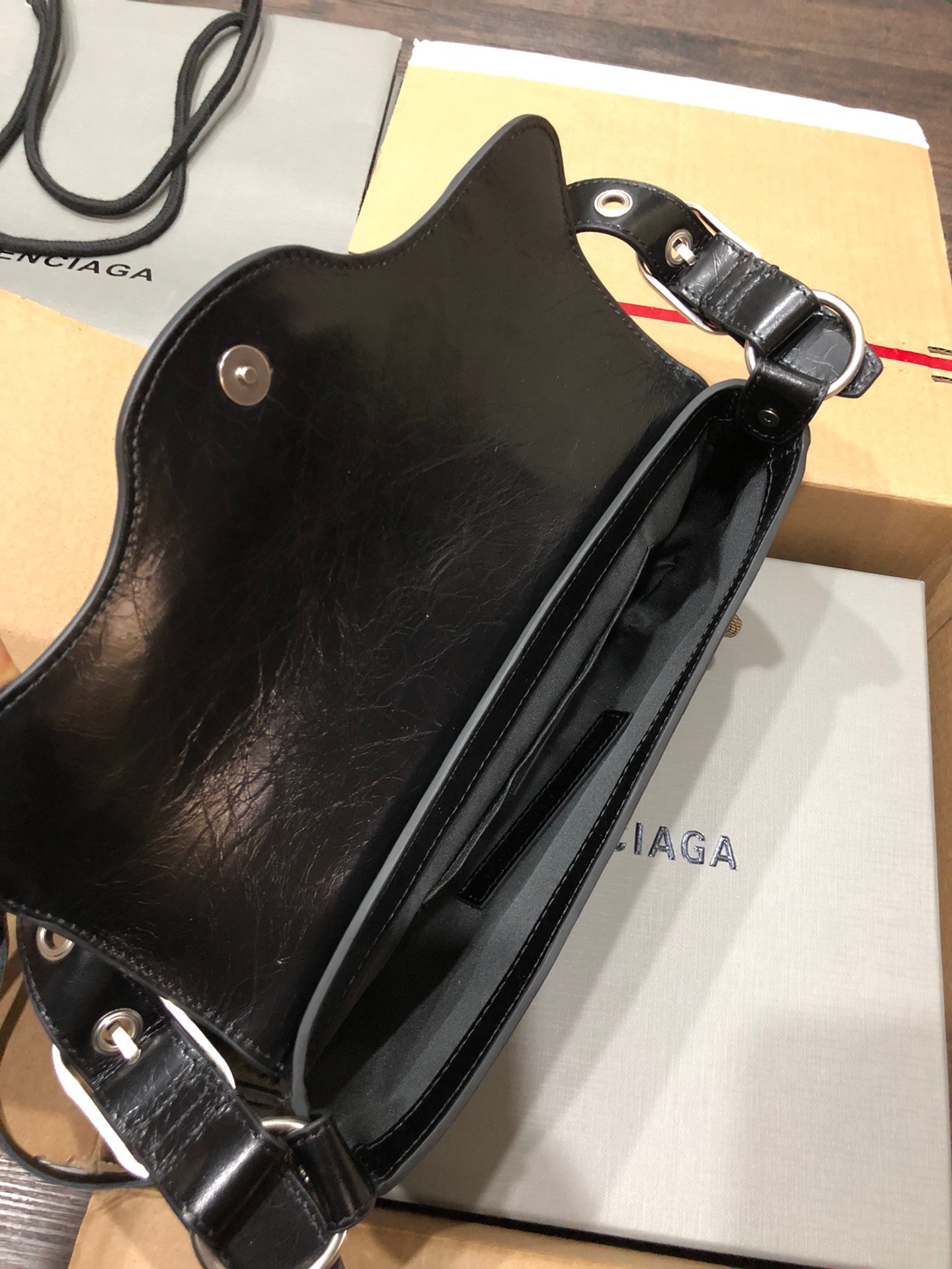 専櫃複刻BALENCIAGA巴黎世家 Le Cagole黑色細紋牛皮革大號單肩包