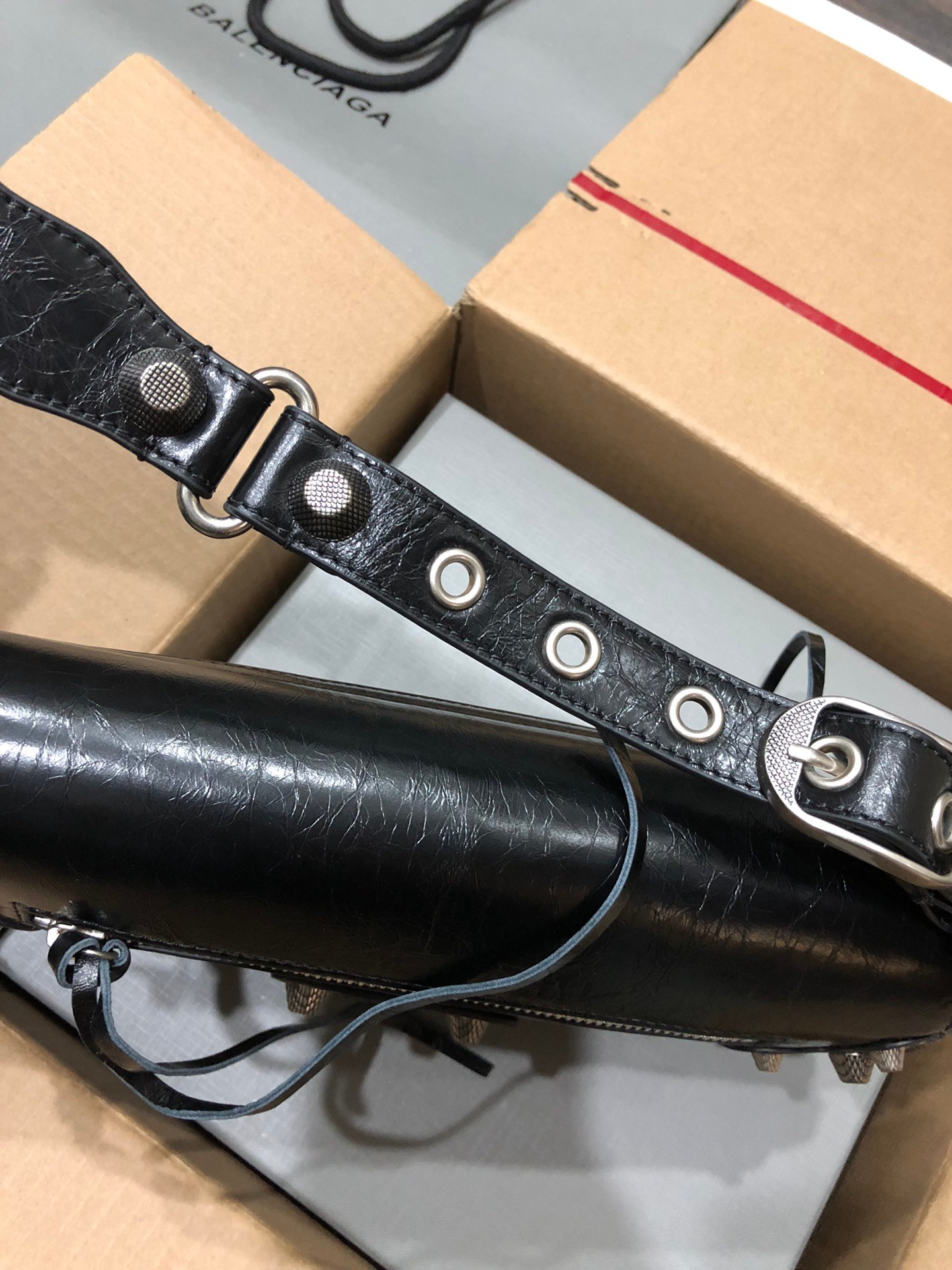 専櫃複刻BALENCIAGA巴黎世家 Le Cagole黑色細紋牛皮革大號單肩包