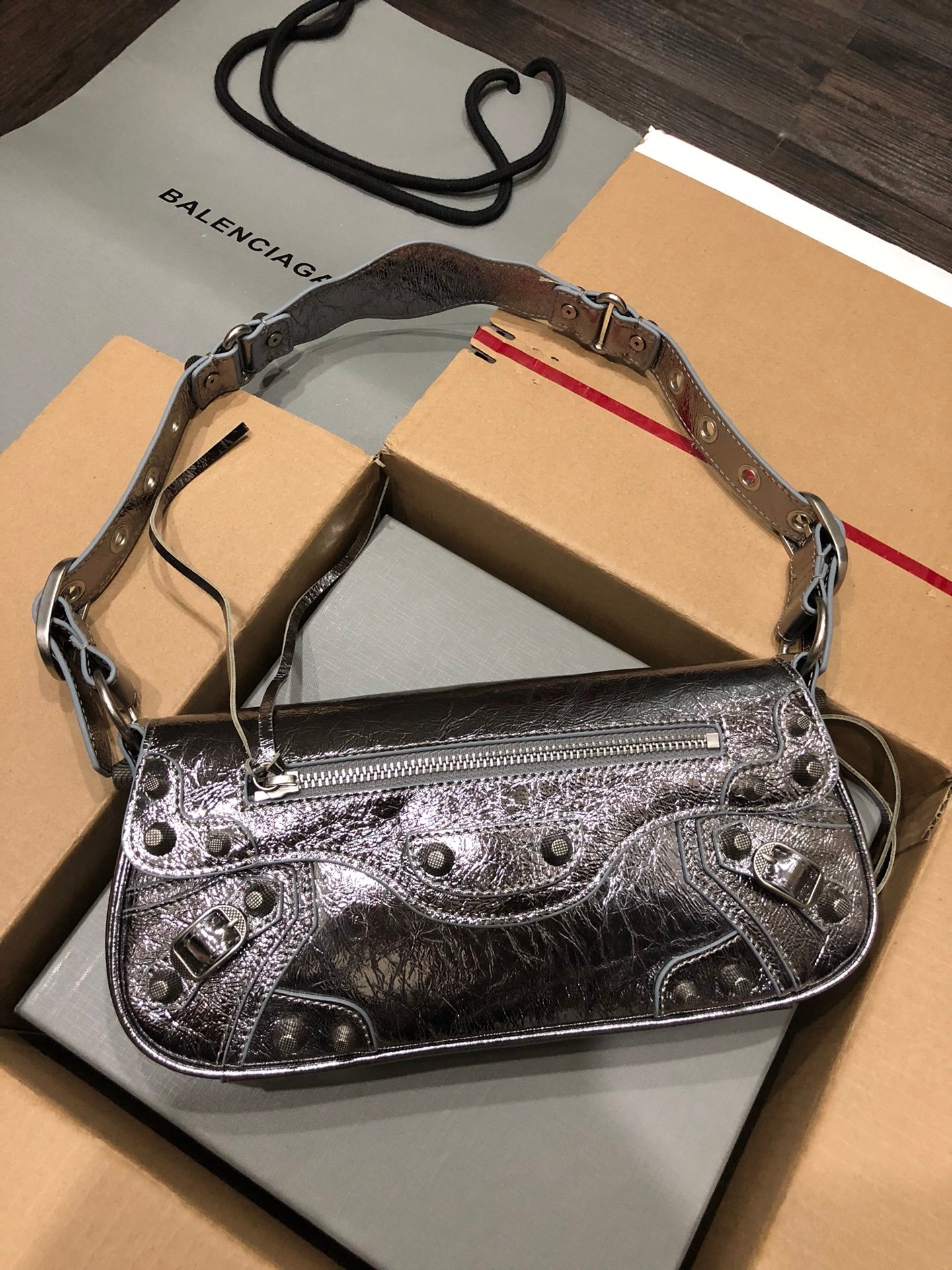 専櫃複刻BALENCIAGA巴黎世家 Le Cagole銀色細紋牛皮革大號單肩包 
